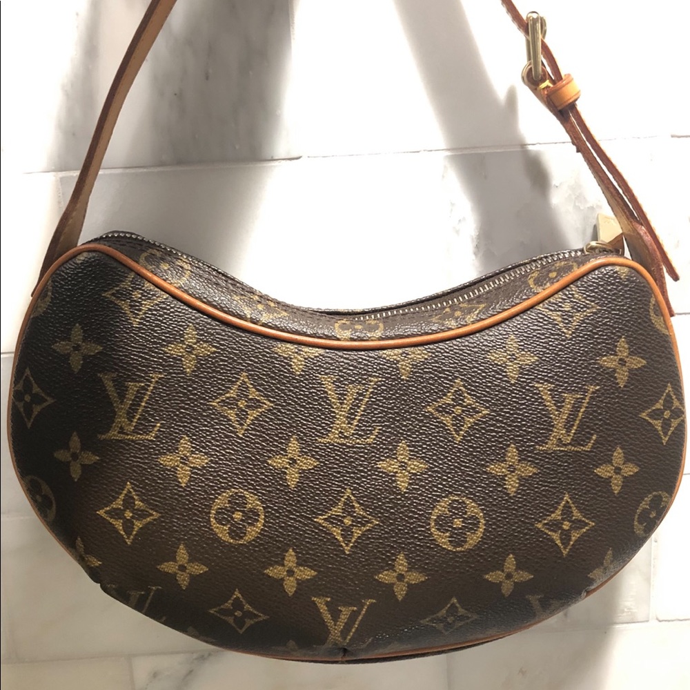 LOUIS VUITTON POCHETTE CROISSANT SHOULDER BAG